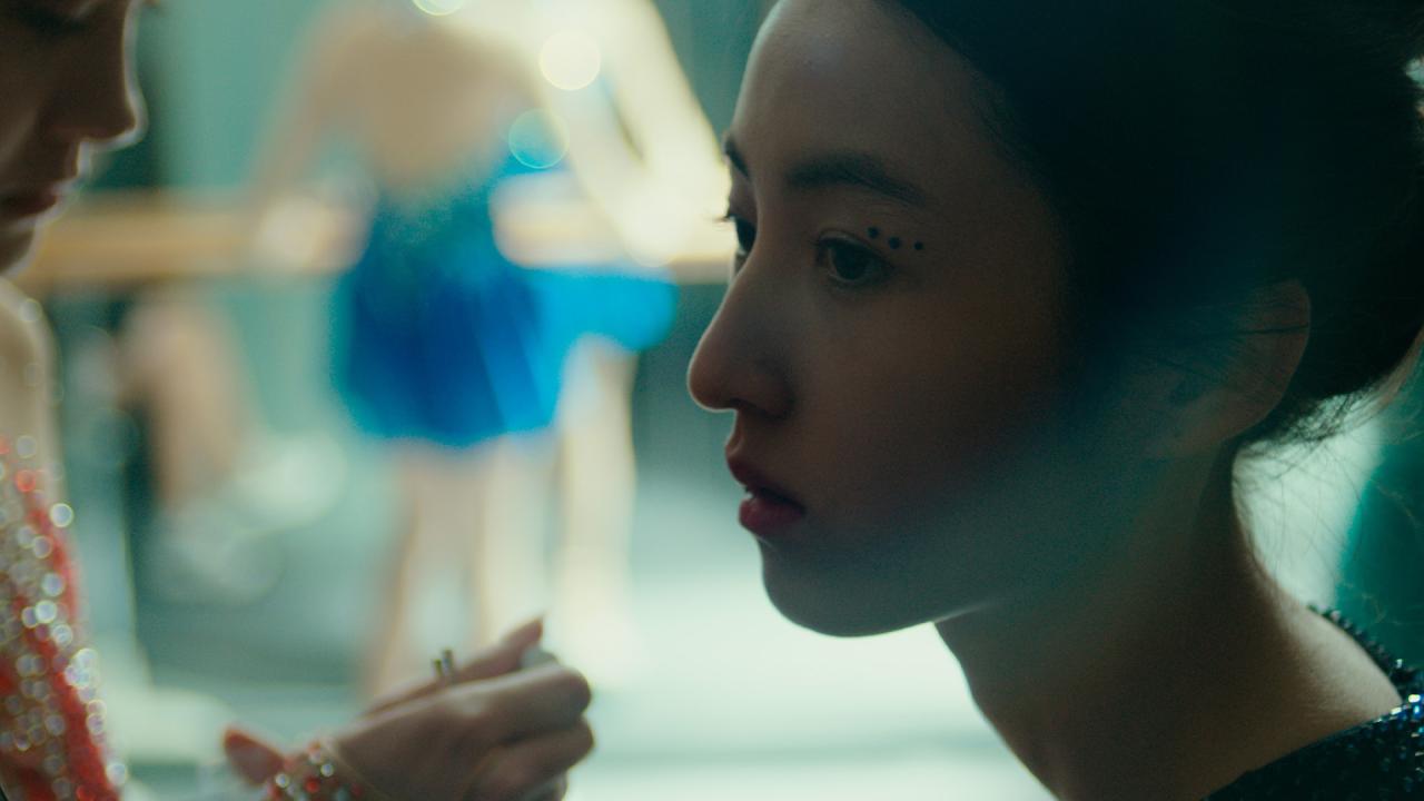 Girl on Edge © Beijing Enlight Pictures Co., Ltd. 
